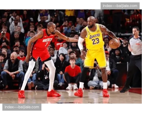 湖人防守策略精准调整，内线强度外线紧逼将对手命中率压至45%